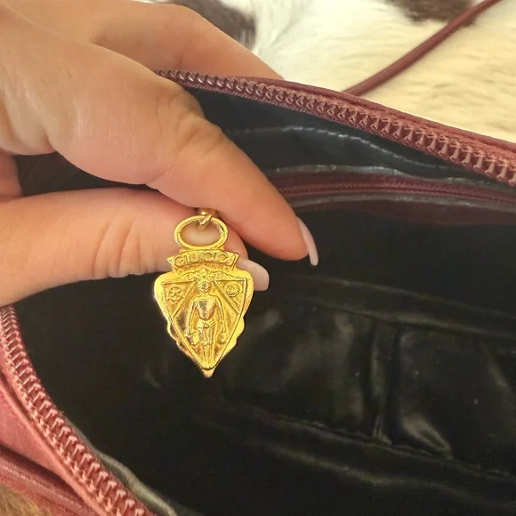 Vintage Gucci burgundy red crossbody bag - Picture 4 of 9